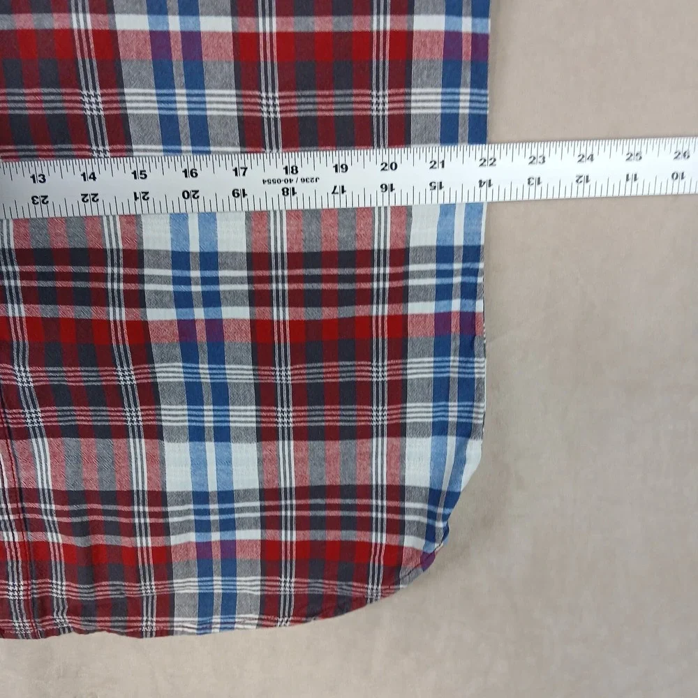 Levis XL Mens Shirt Chambray Short Sleeve 22x28 Plaid Casual‎ Fits A Medium